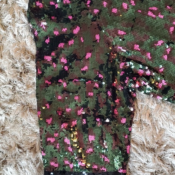 BCBG MAXAZRIA sequin and silk oversized top - Picture 5 of 13